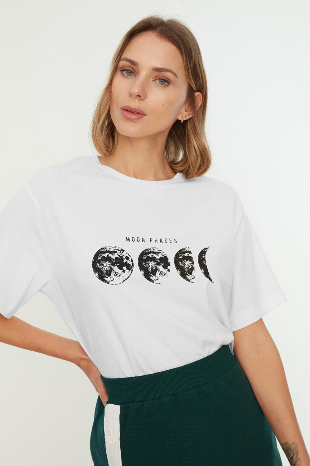 

Футболка TRENDYOLMİLLA, экру, Коричневый