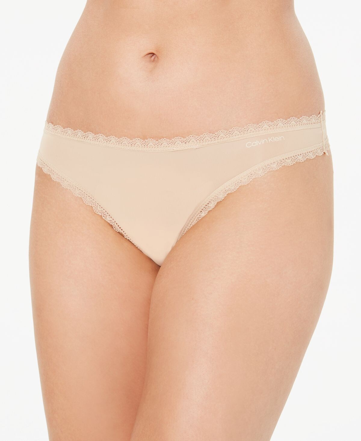 

Женское нижнее белье-стринги с кружевной отделкой QD3705 Calvin Klein