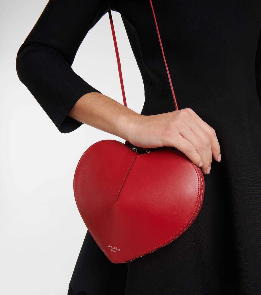Сумка Alaïa Cœur Small leather shoulder, красный металлическая сумка на плечо le cœur alaïa серебро