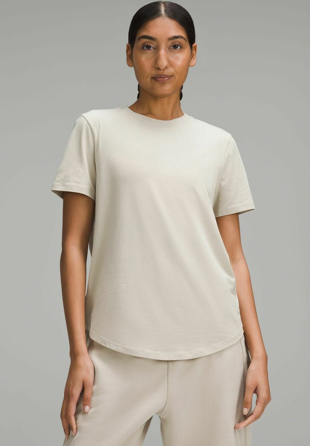 

Базовая футболка Love Crew lululemon, цвет mojave tan