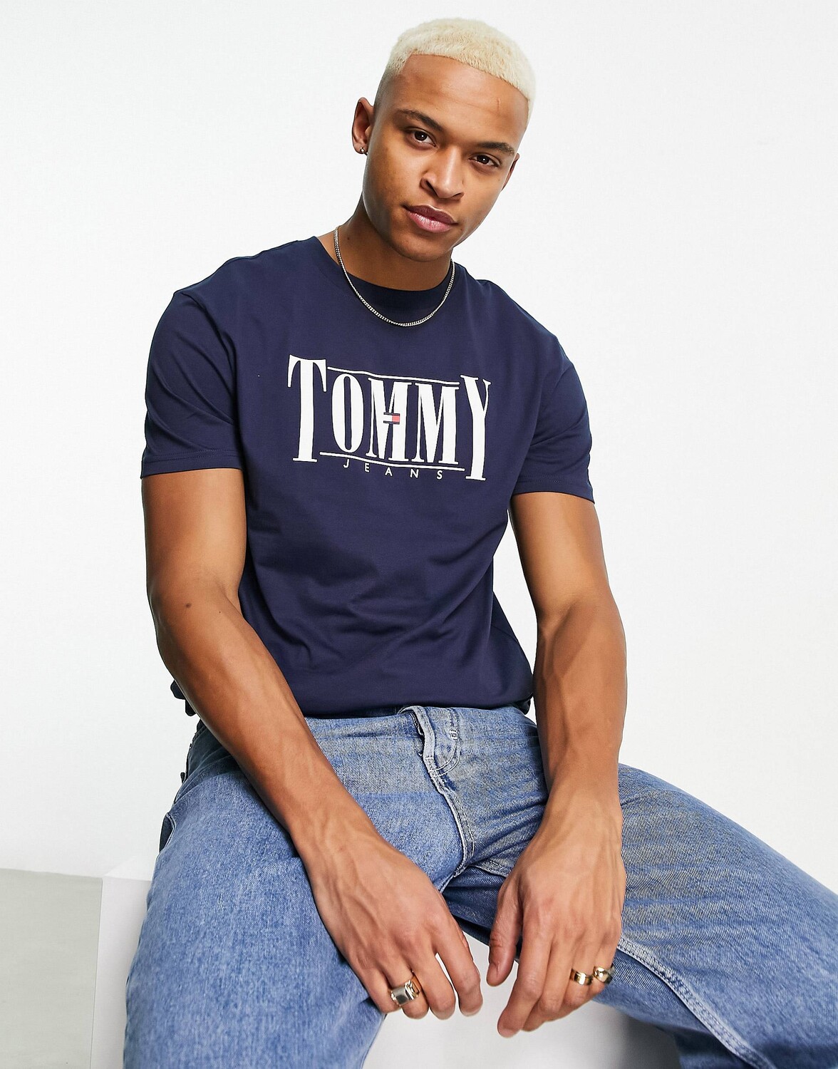 

Темно-синяя футболка с засечками Tommy Jeans