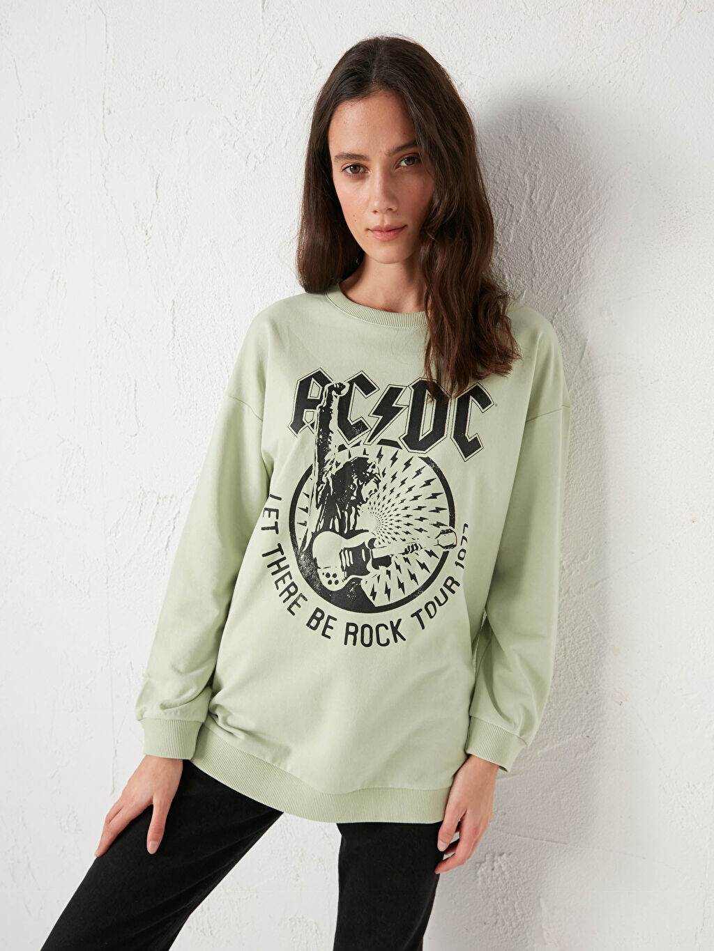 

Толстовка с принтом AC/DC LCW Casual