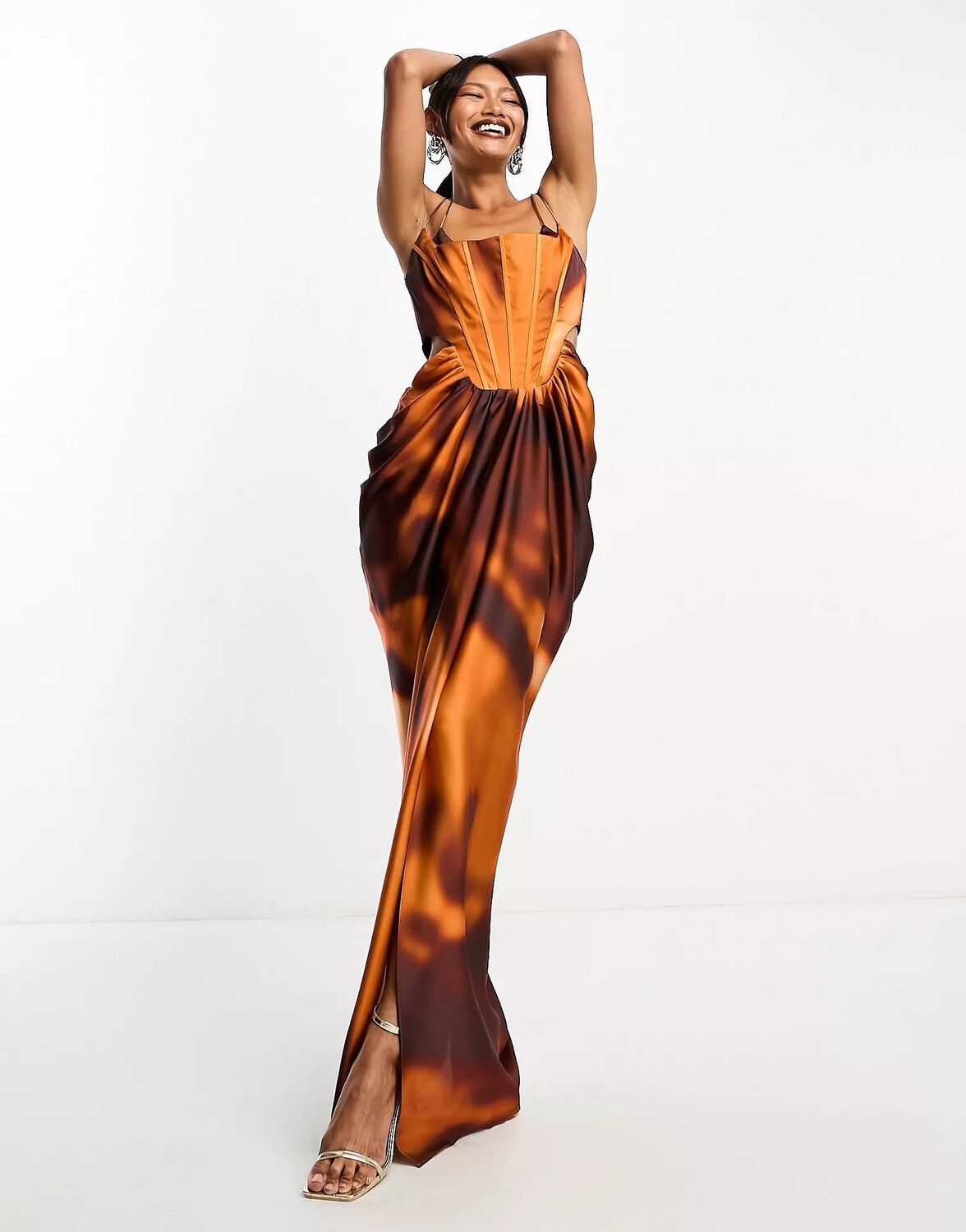 

Платье макси Asos Design Corset Boned Satin Cut Out With Draped Skirt In Blurred Print, оранжевый