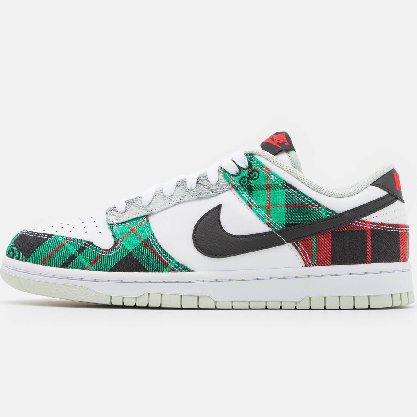 

Кроссовки Nike Dunk Retro, белый/зеленый/красный