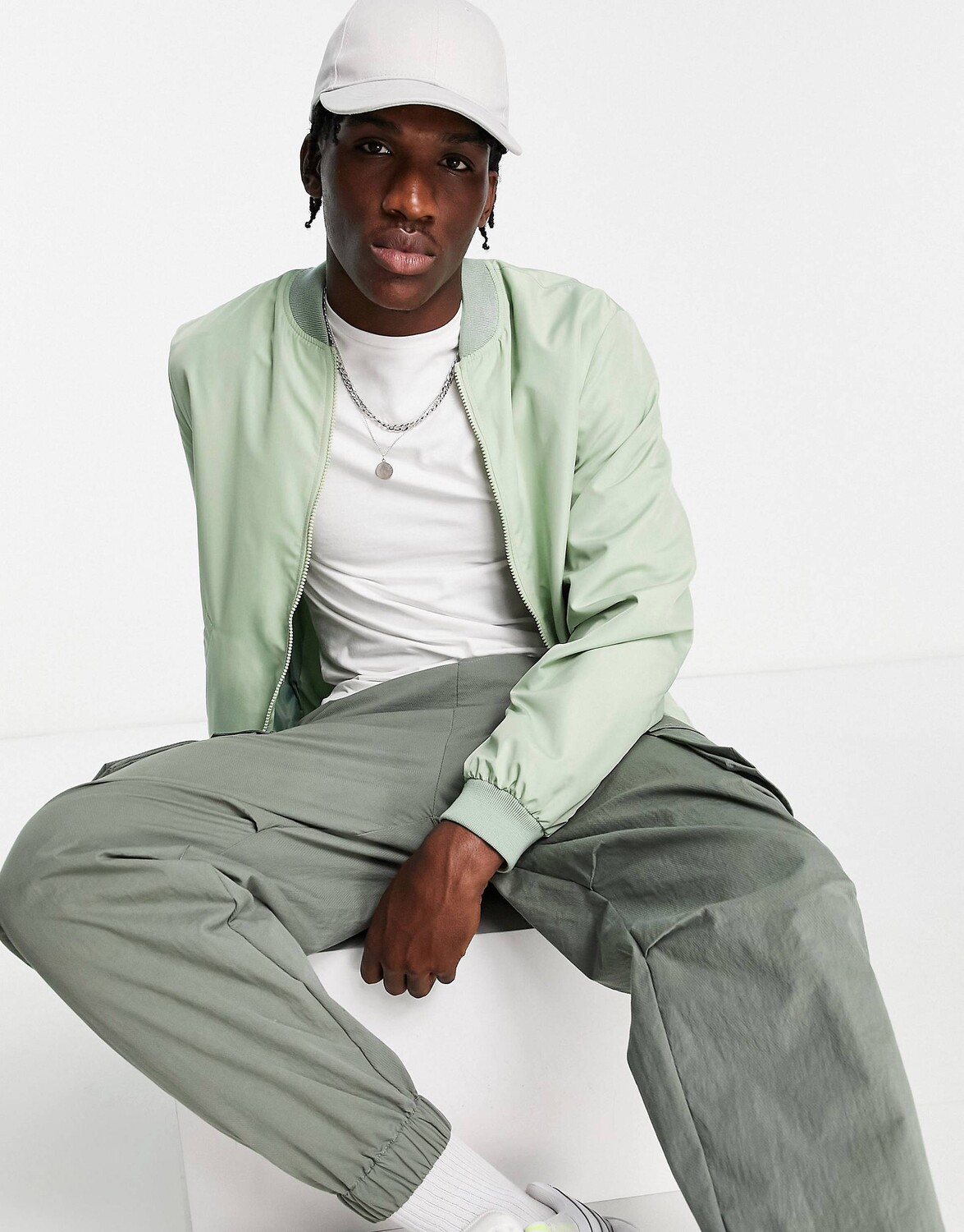 

Бомбер цвета шалфея ASOS DESIGN, Зеленый