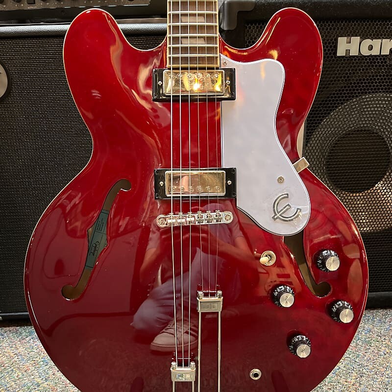 

Epiphone Riviera игристое бордовое