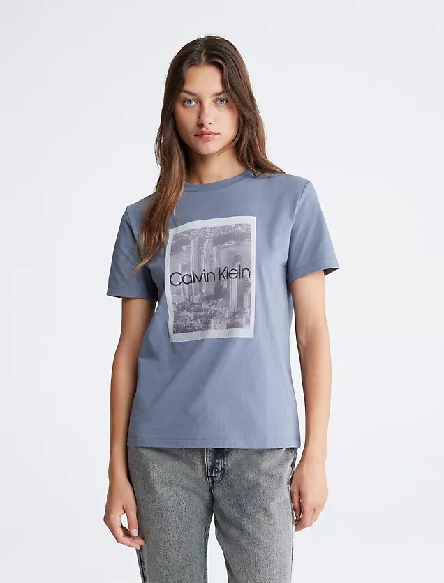 

Футболка Calvin Klein City Graphic Crewneck, серый