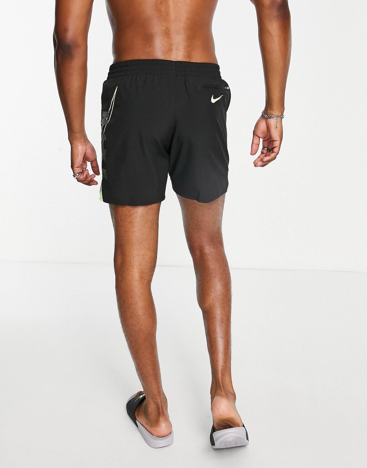 

Черные плавки-шорты Nike Swim 5 дюймов с большим логотипом сбоку