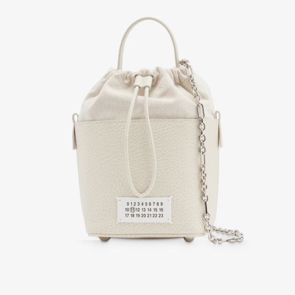 Маленькая кожаная сумка-ведро 5AC Maison Margiela, цвет griege цена и фото