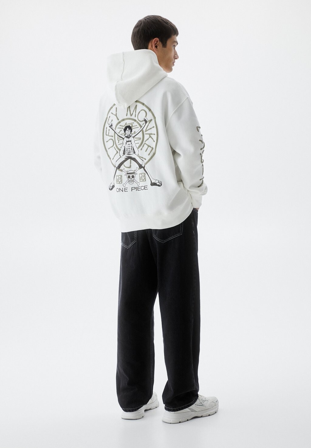 

Толстовка One Piece PULL&BEAR, белый