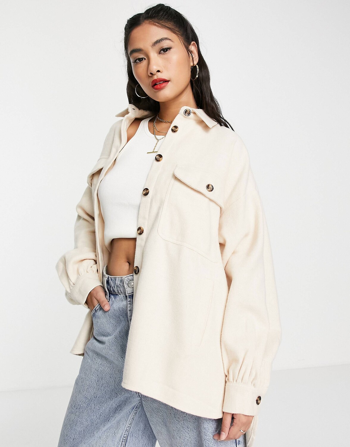 

Кремовая объемная куртка с черепаховыми пуговицами ASOS DESIGN