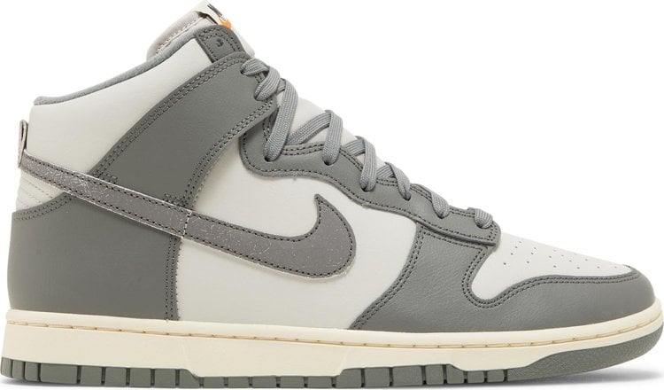 Кроссовки Nike Dunk High SE 'Light Bone', серый - фото