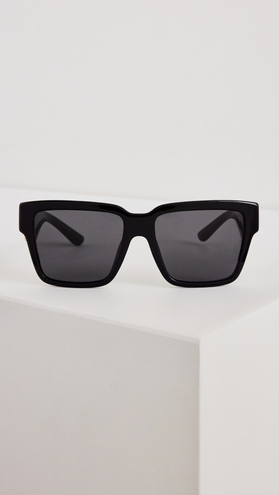 

Солнцезащитные очки Dolce & Gabbana Square, черный