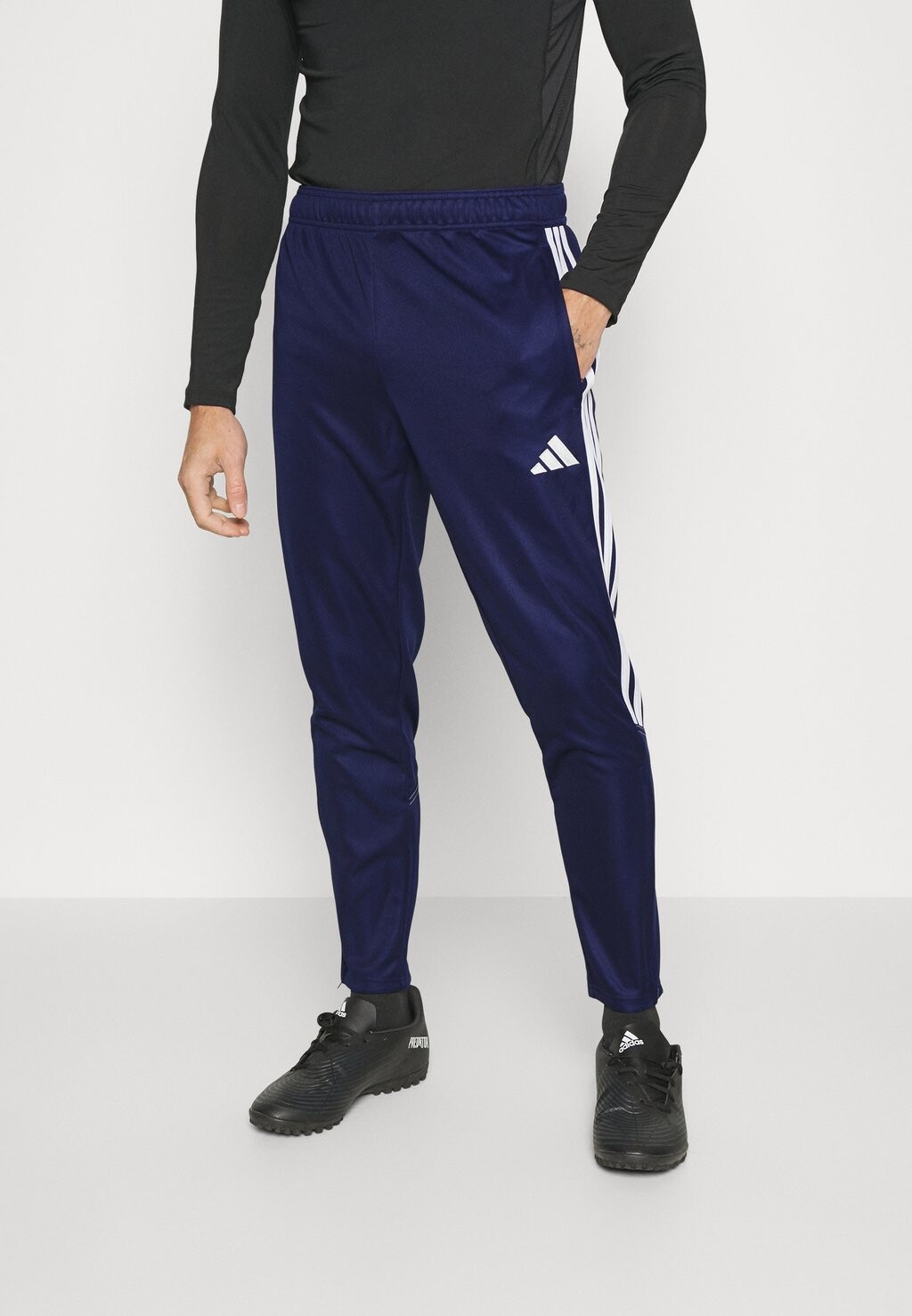 

Тренировочные брюки Adidas