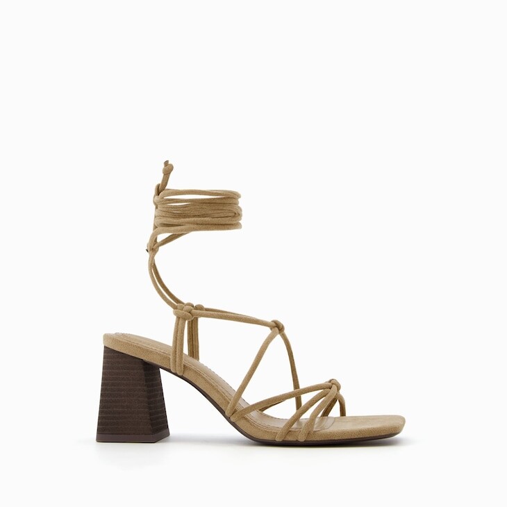 

Босоножки Bershka Tied High-Heel With Knot Details, бежевый