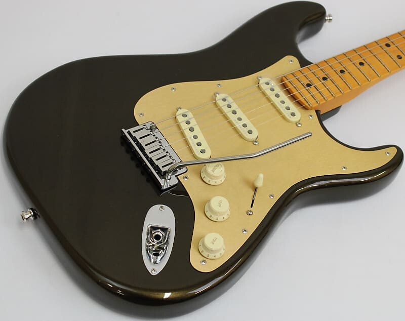 

Электрогитара Fender American Ultra Stratocaster, техасский чай