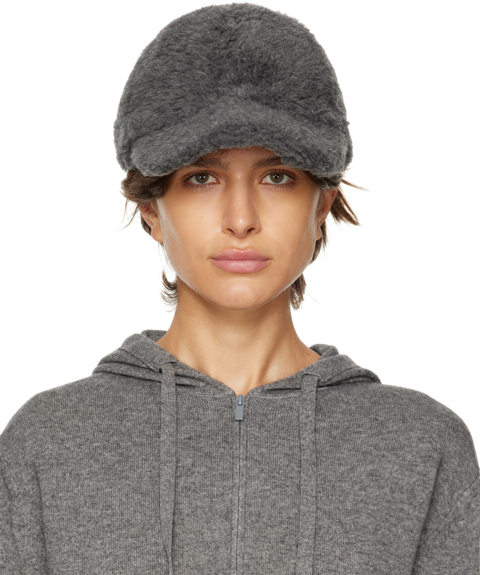 

Серая бейсболка Тедди Max Mara