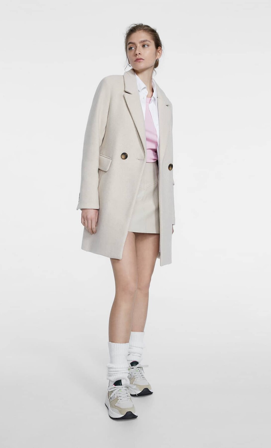 

Пальто с формовой текстурой Stradivarius, экру