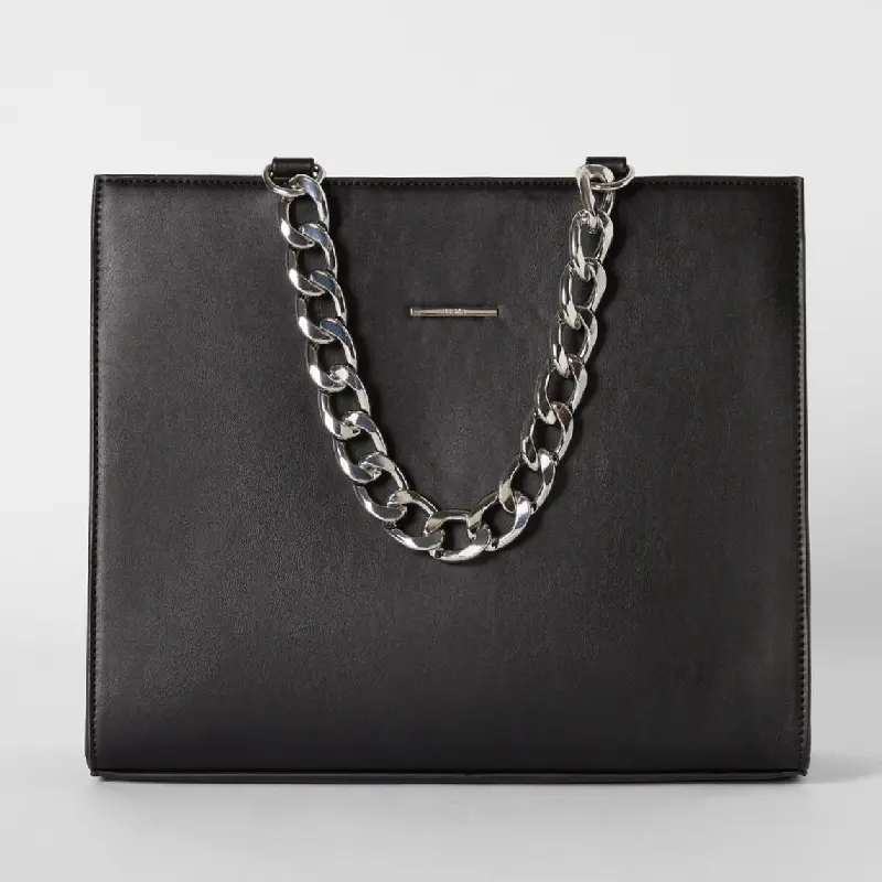 

Сумка Bershka With Chunky Chain, черный