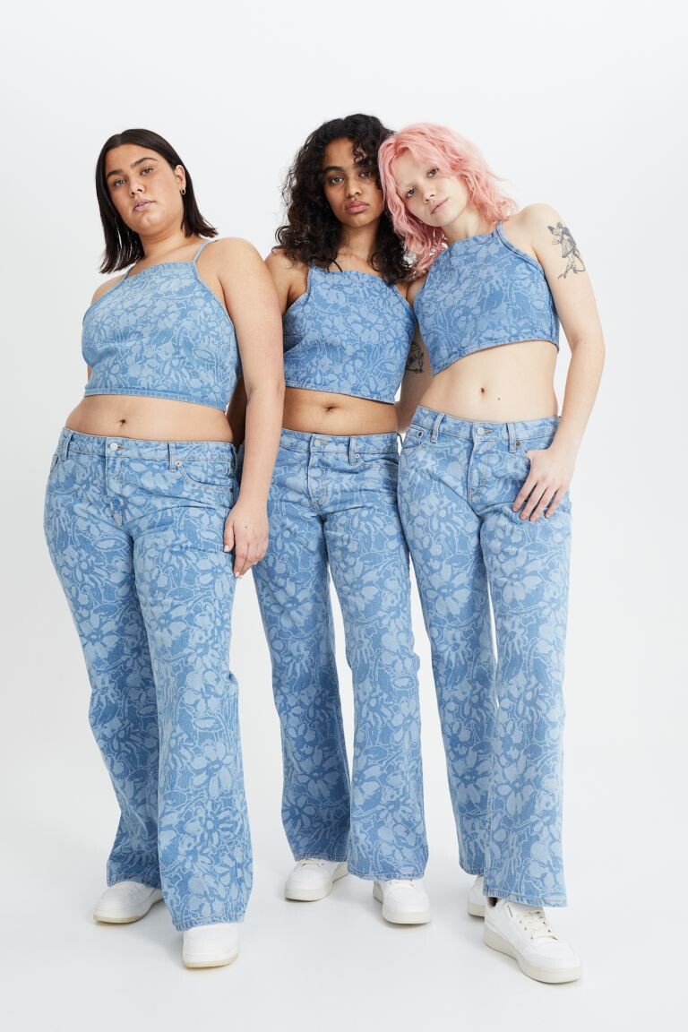 

Расклешенные низкие джинсы 90-х H&M, синий деним/цветы