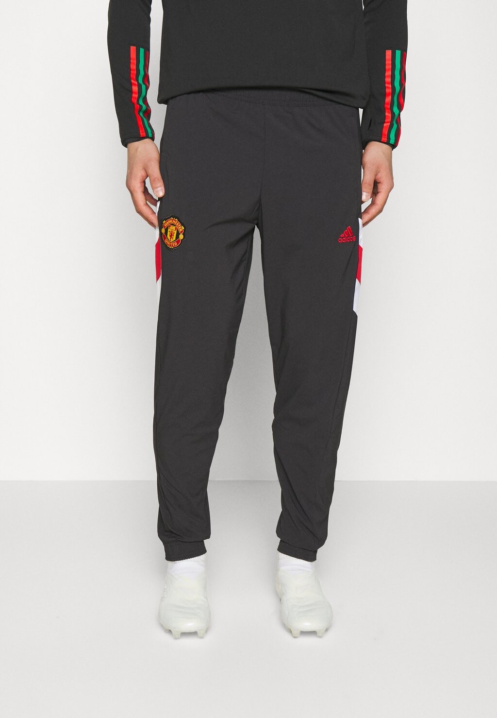 

Спортивные брюки Adidas