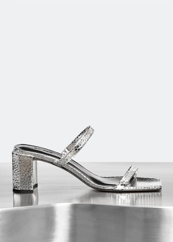 

Сандалии BY FAR x Level Shoes Tanya sandals, серебряный