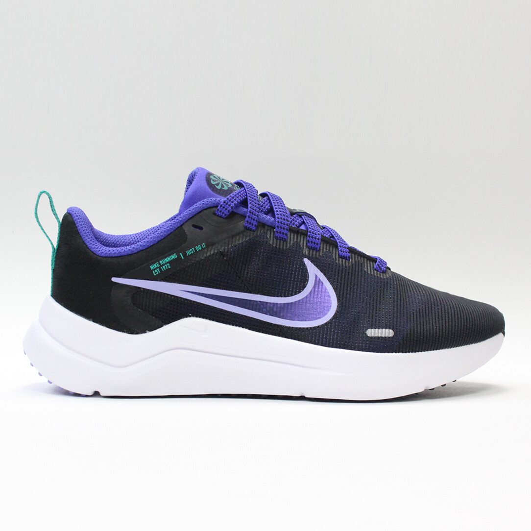 

Кроссовки Nike Wmns Downshifter 12, черный/фиолетовый/белый