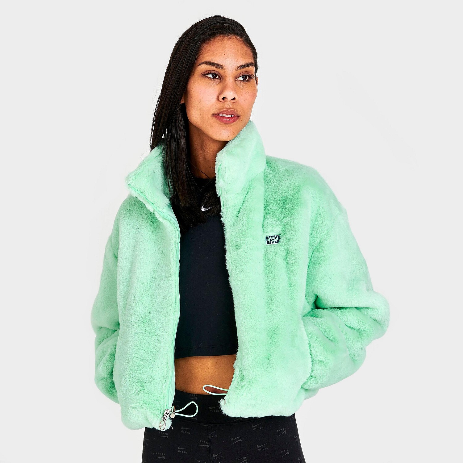

Женская куртка Nike Sportswear Swoosh Icon Clash с молнией во всю длину из искусственного меха, зеленый