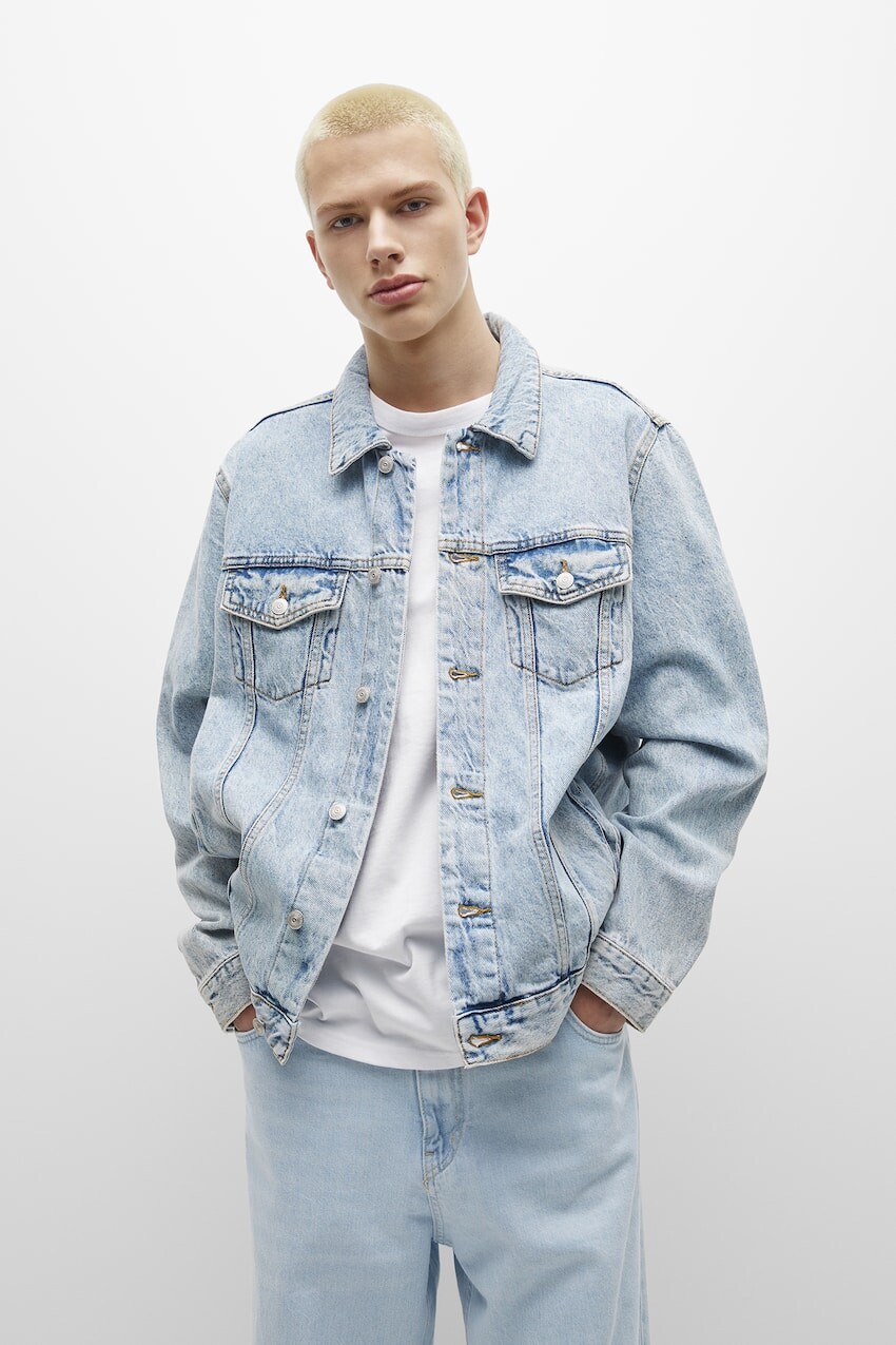 

Базовая джинсовая куртка Pull&Bear, бледно-голубой