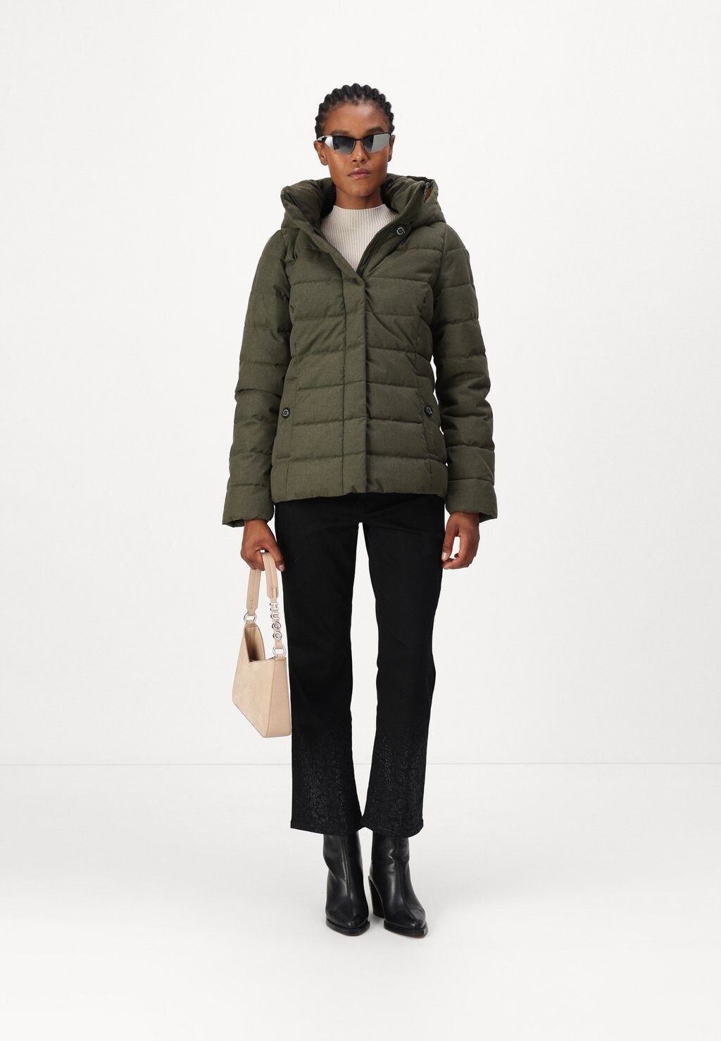 

Зимняя куртка CAMELLIA PUFFER Barbour, оливковый