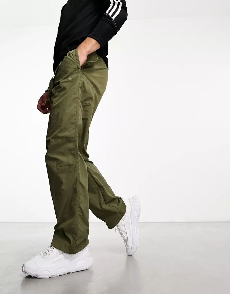 

Брюки карго цвета хаки adidas Originals Adventure