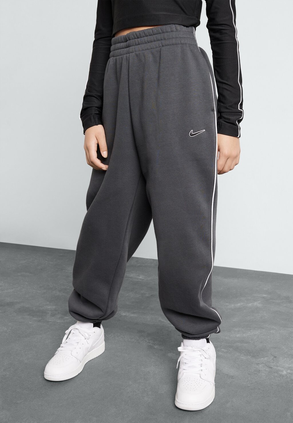 

Спортивные брюки Pant Nike, цвет anthracite/white