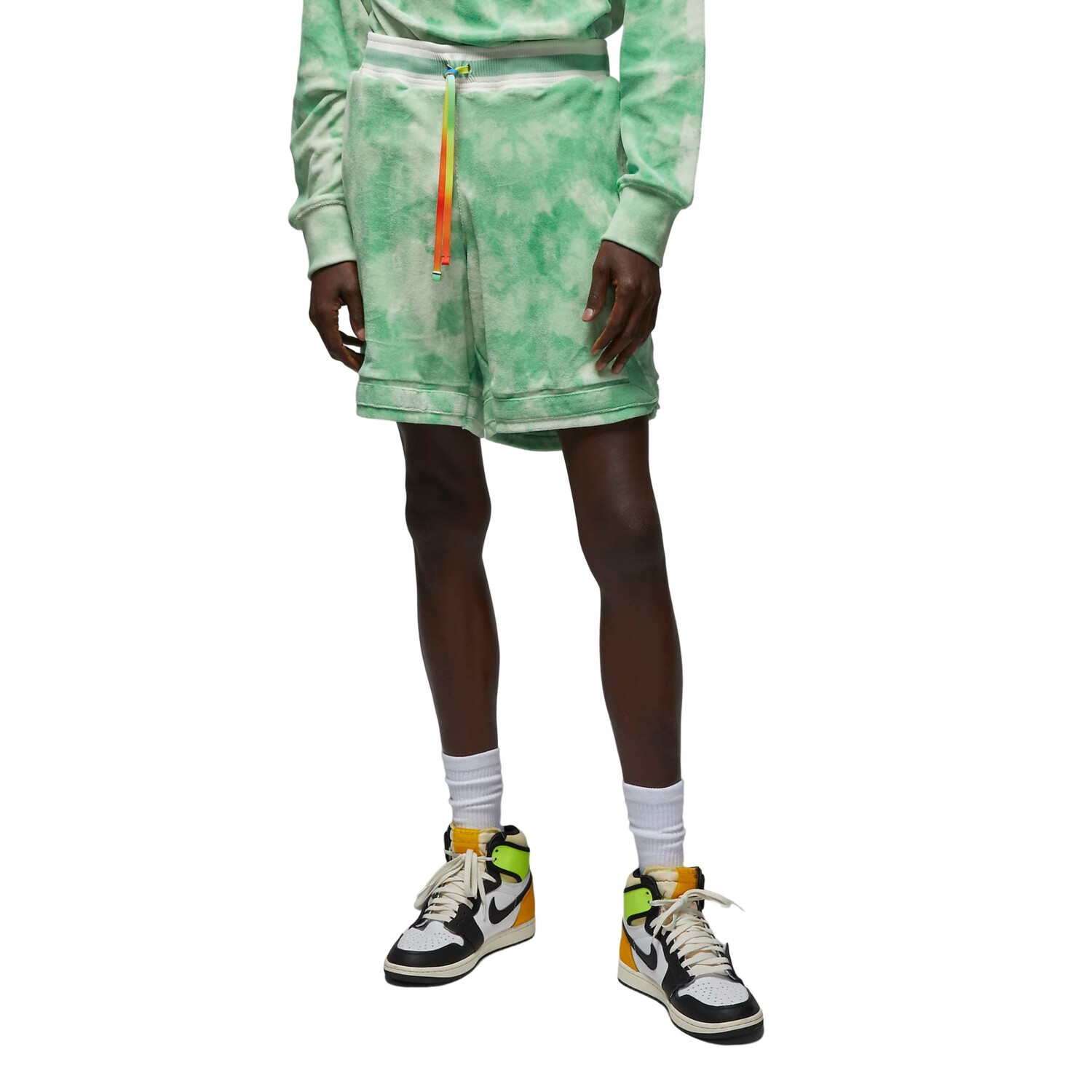 

Шорты Nike Air Jordan x J Balvin Men's, зеленый/мультиколор