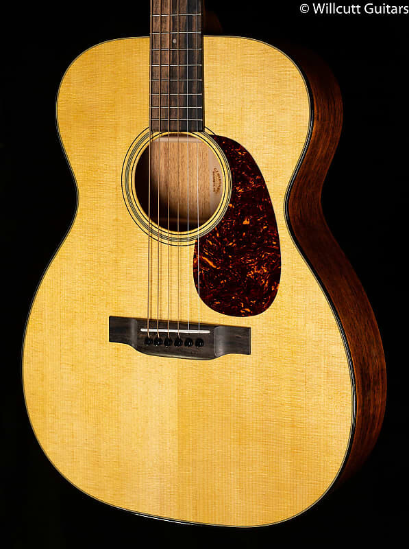 

Мартин 00-18 (370) Martin
