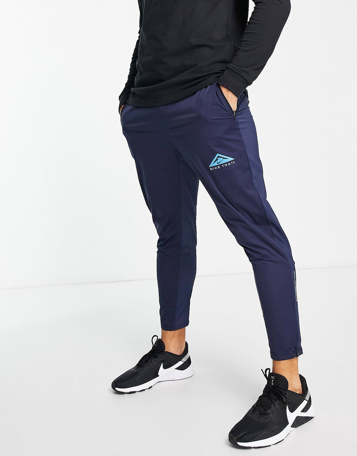 

Темно-синие трикотажные джоггеры Nike Running Trail Phenom Elite