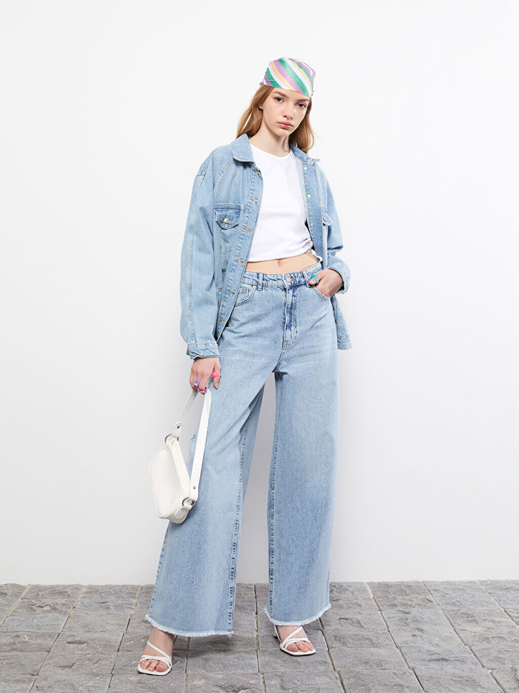 

Женская джинсовая куртка Rodeo с прямым воротником и длинными рукавами LCW Jeans