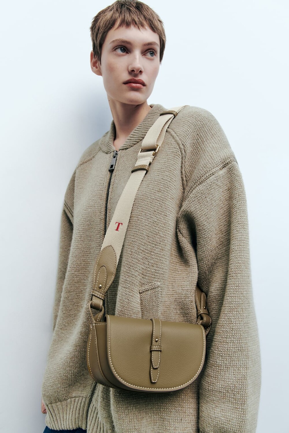 

Сумка через плечо с клапаном ZARA, хаки