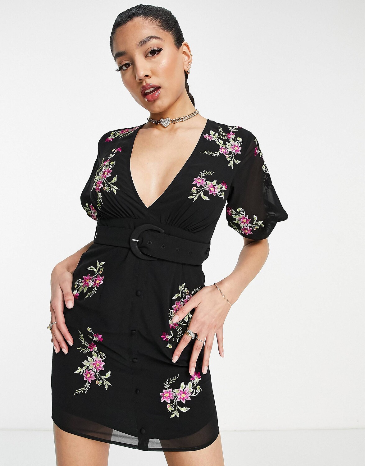 

Чайное мини-платье с цветочной вышивкой ASOS DESIGN ASOS DESIGN