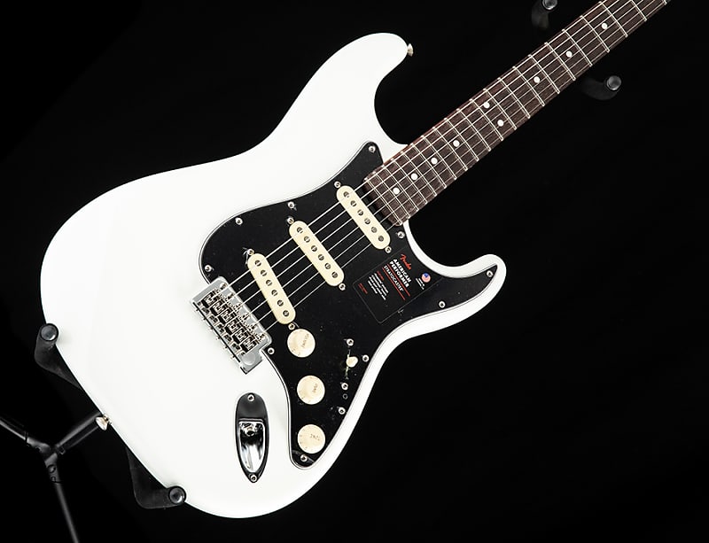 Fender American Performer Stratocaster Arctic White American Performer Stratocaster with Rosewood Fretboard электрогитара suhr custom classic s antique with 2 humbuckers in candy apple red with rosewood fretboard