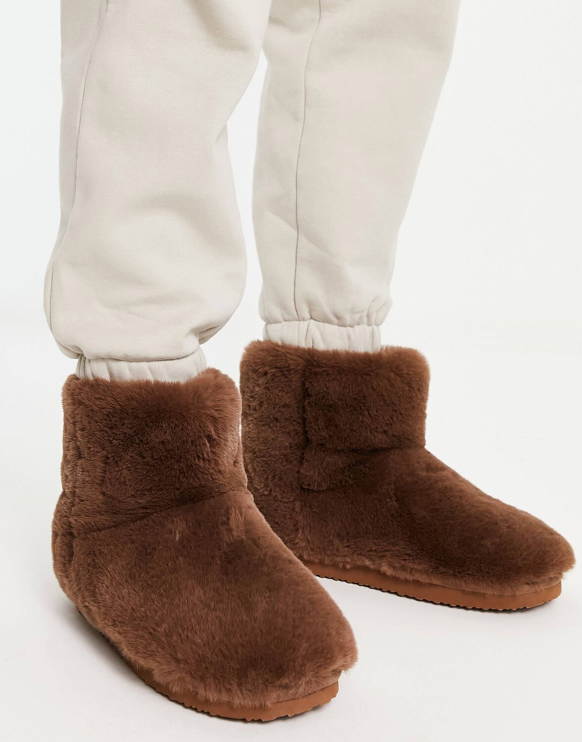 

Коричневые слипоны из искусственного меха ASOS DESIGN