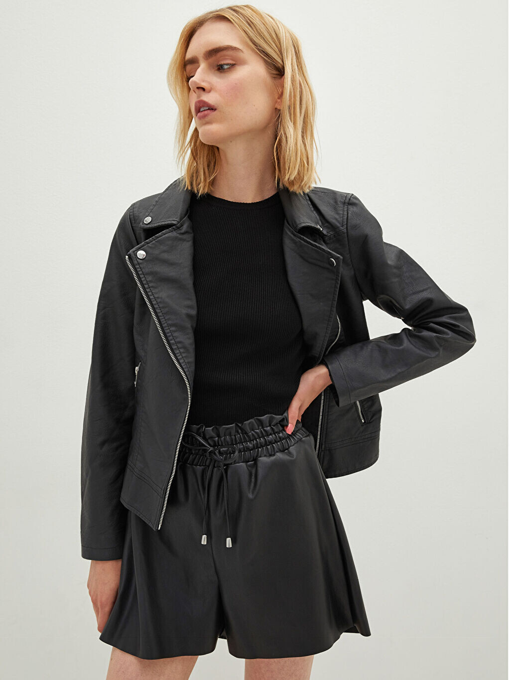 

Женское кожаное пальто с байкерским воротником и длинным рукавом на молнии LCW Casual
