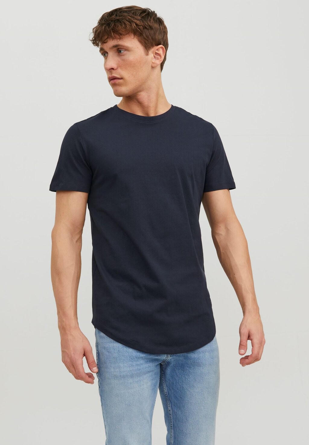 

базовая футболка JJENOA SS CREW NECK NOOS Jack & Jones, темно-синий пиджак