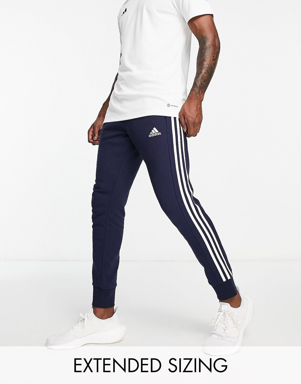 

Темно-сине-белые джоггеры с 3 полосками adidas Sportswear essentials