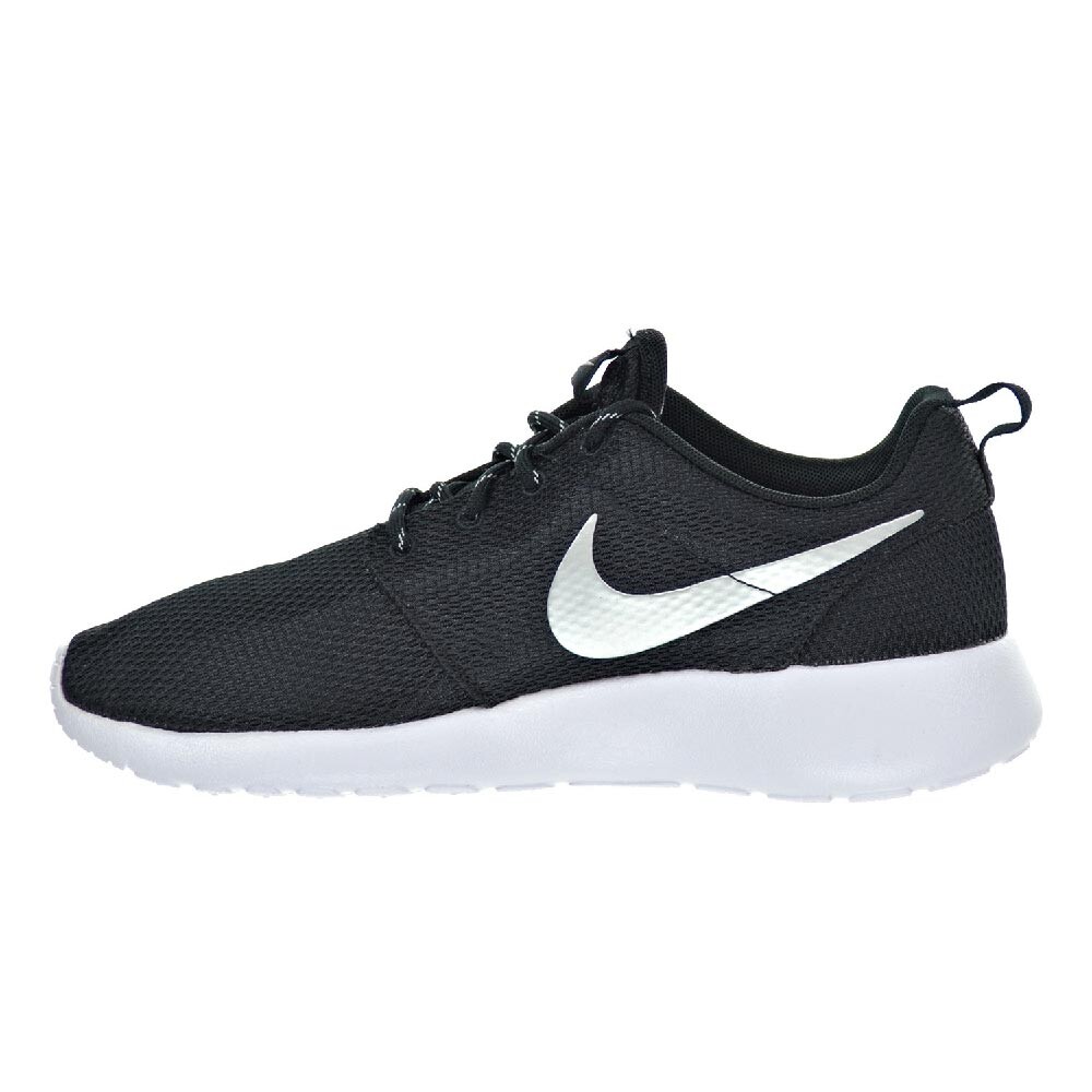 

Кроссовки Nike Wmns Roshe One, черный