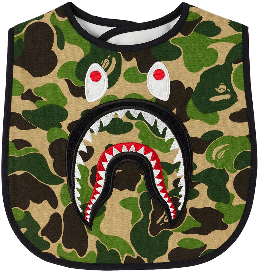 

Комбинезон Baby цвета хаки и зеленой акулы с нашивками BAPE
