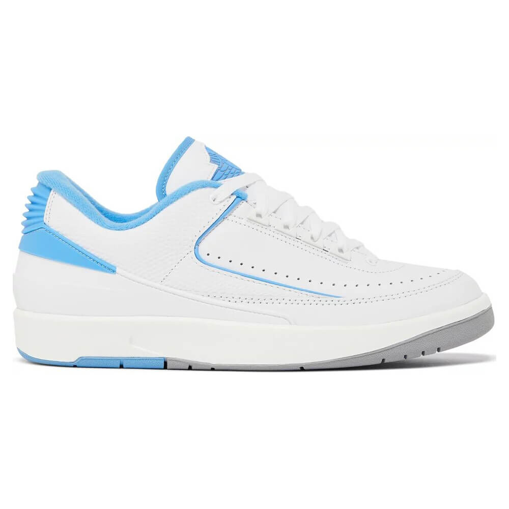 Кроссовки Nike Air Jordan 2 Retro Low UNC, голубой/белый