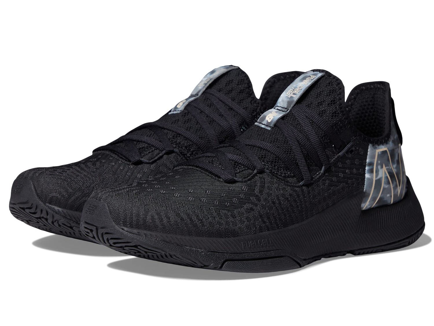 

Кроссовки New Balance FuelCell Trainer, черный/серый