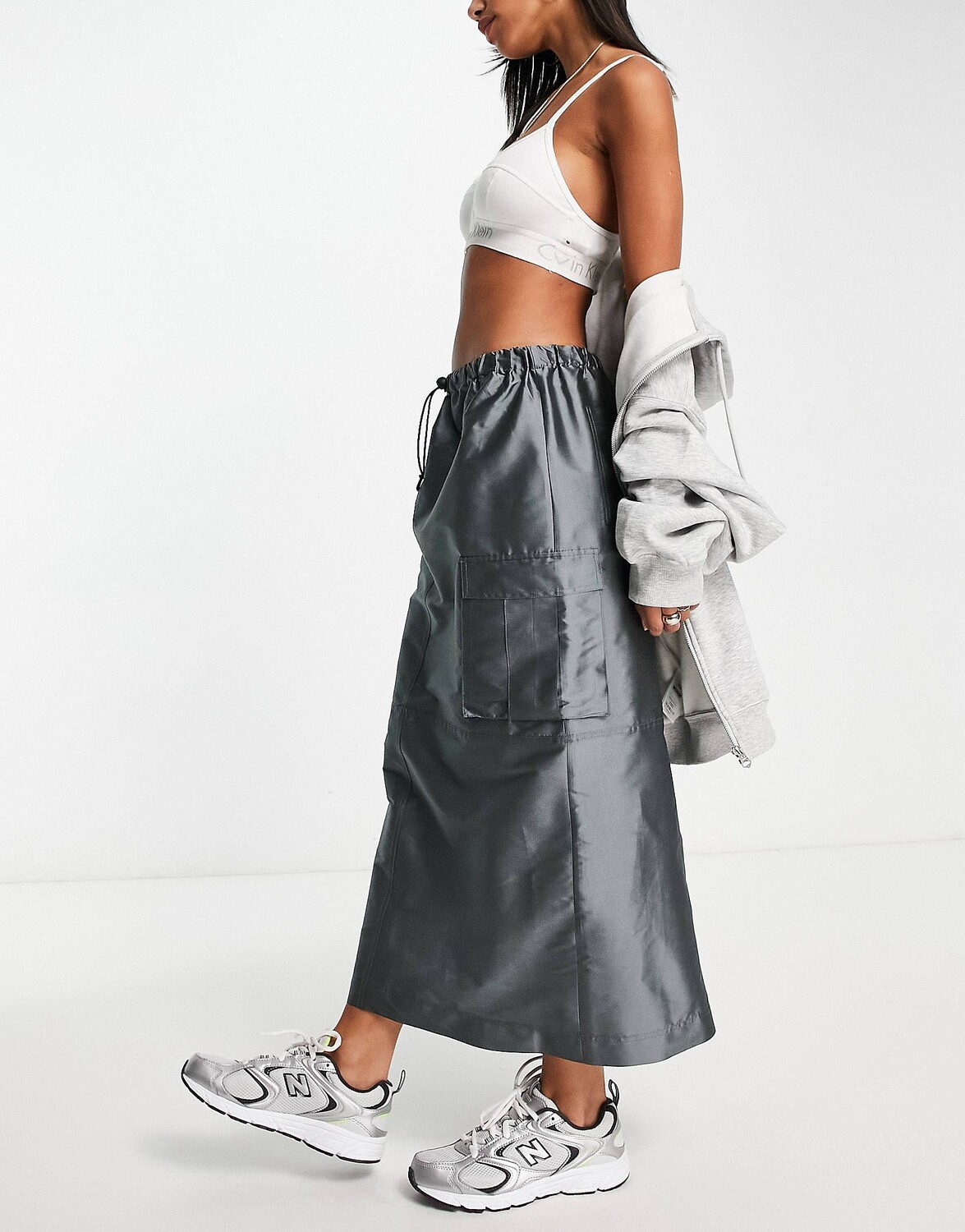 

Темно-серая юбка миди карго Topshop