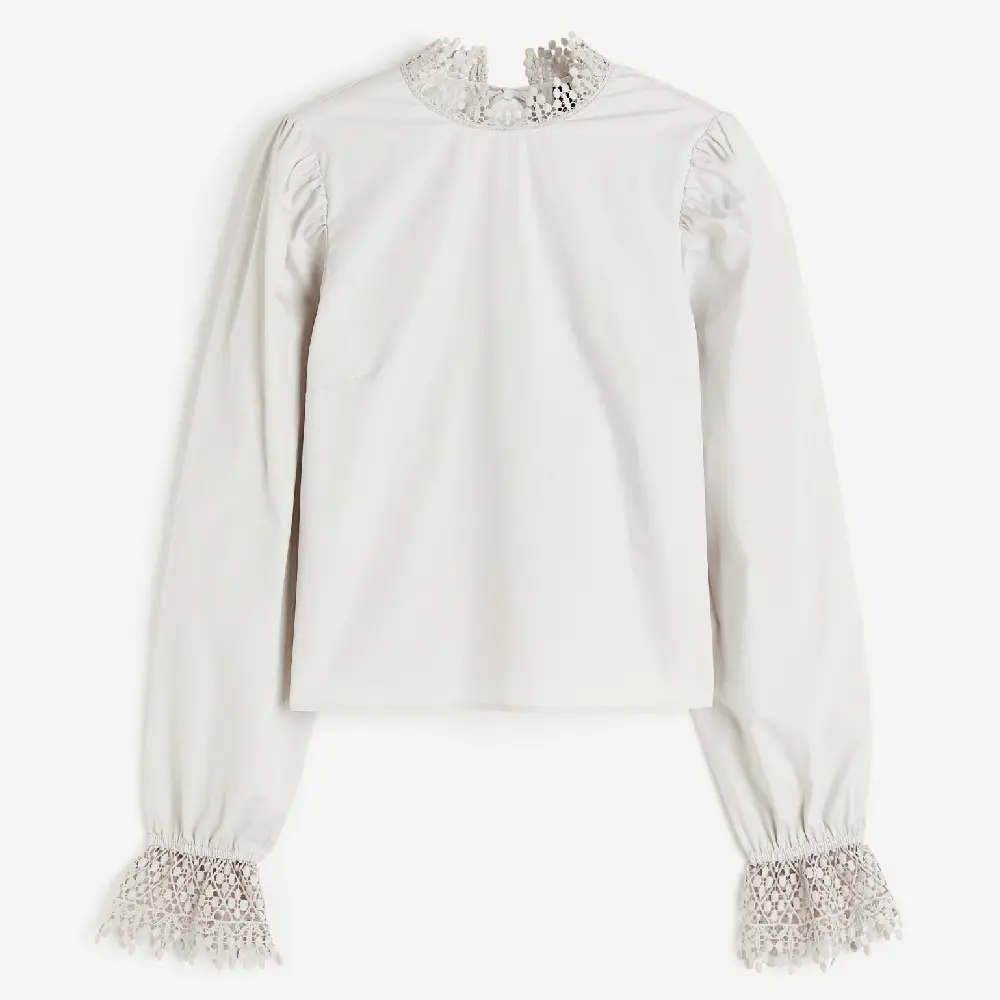 

Блузка H&M Lace-trimmed Poplin, светло-серый
