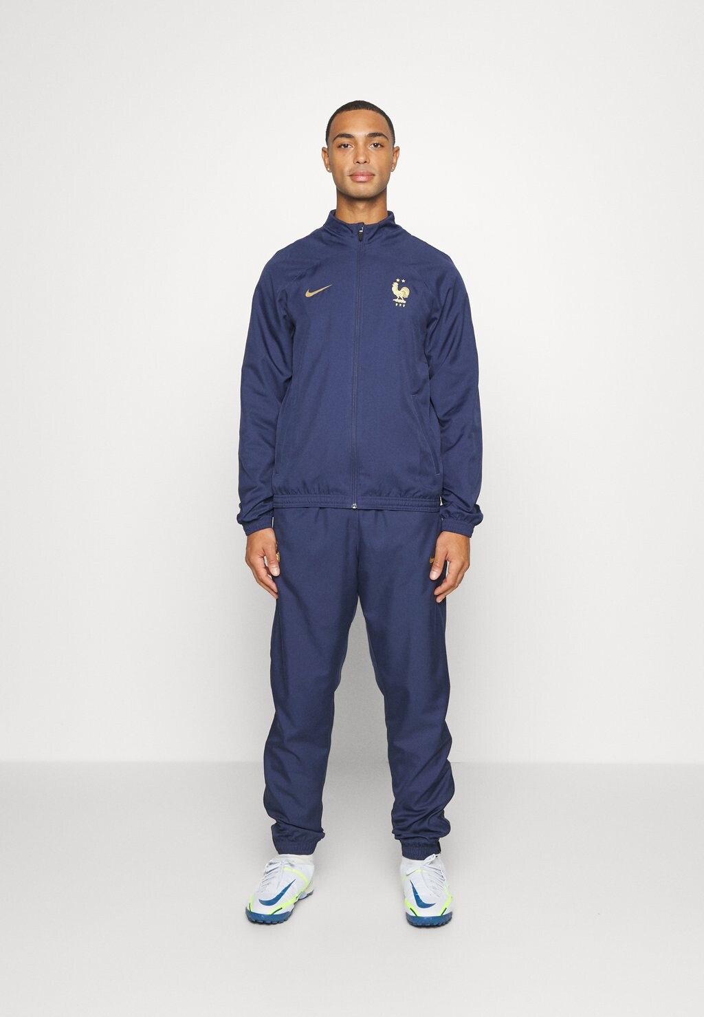 

Спортивная футболка Nike